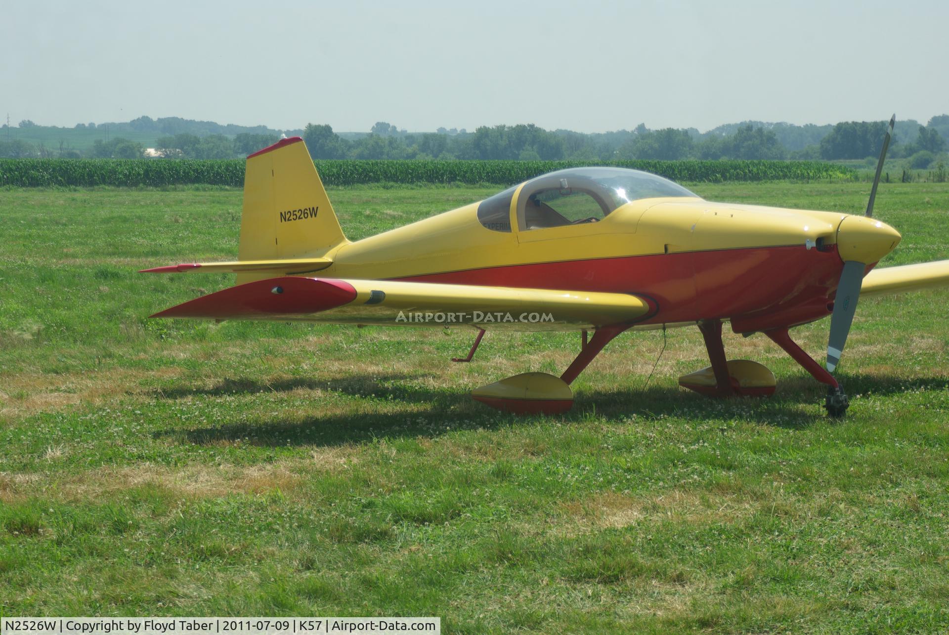 N2526W, 2000 Vans RV-6A C/N 25419, At the Flying Wingnuts Airshow in Tarkio Missouri