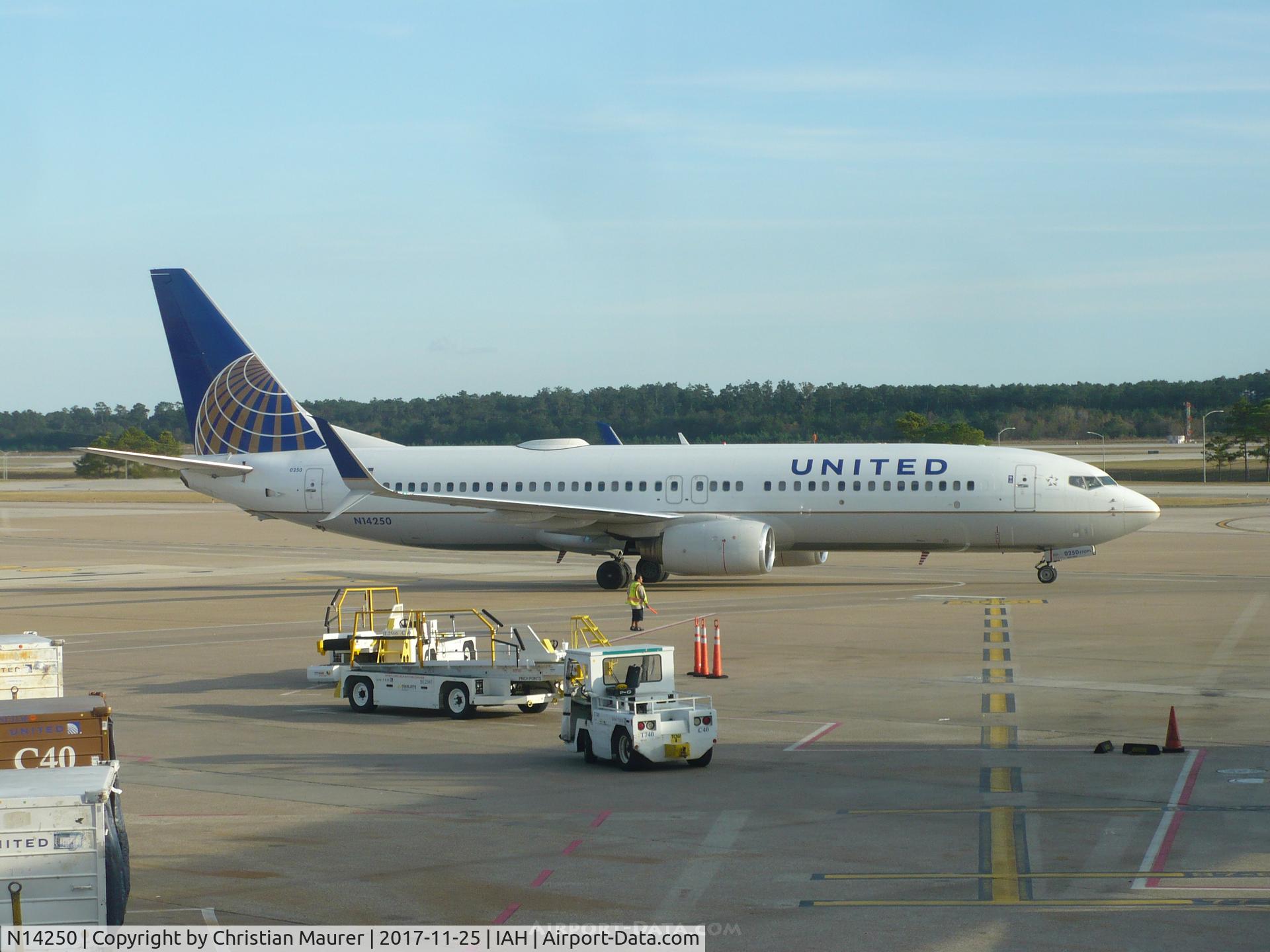 N14250, 1999 Boeing 737-824 C/N 28957, Boeing 737-800