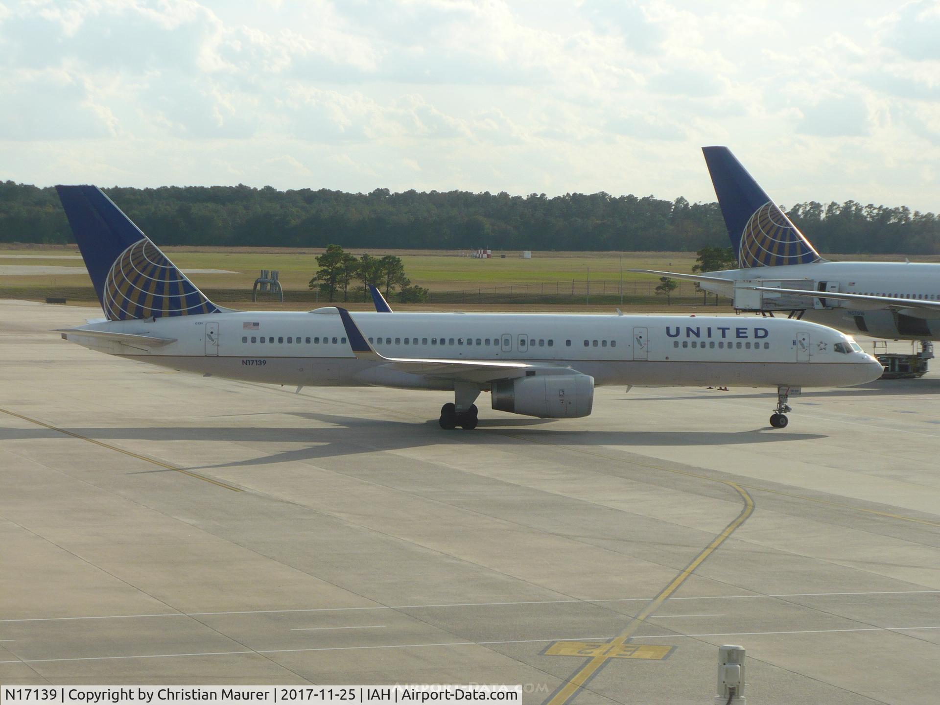 N17139, 2000 Boeing 757-224 C/N 30352, Boeing 757-224