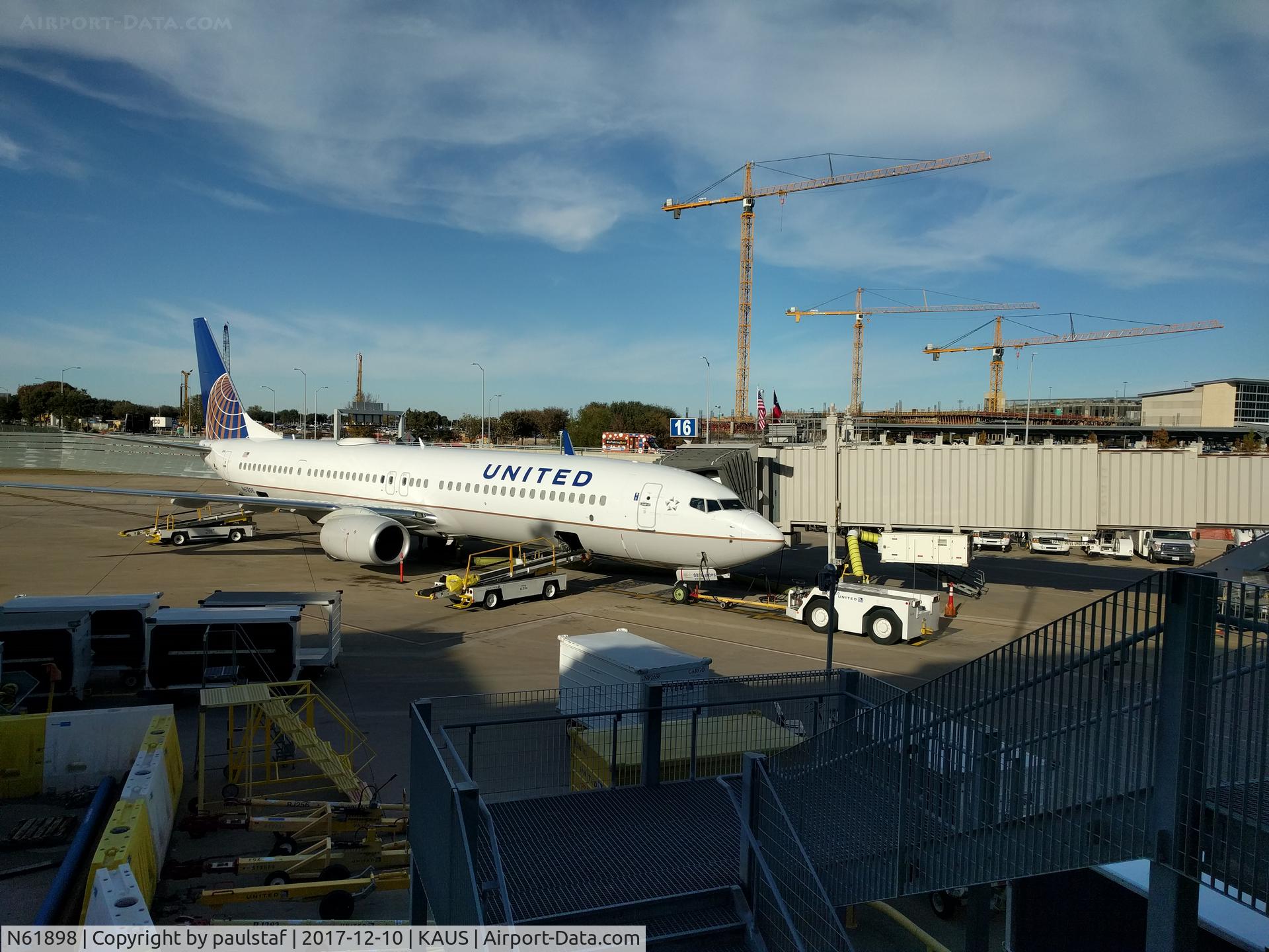 N61898, 2016 Boeing 737-900/ER C/N 62815, Gate 16 Austin Bergstrom Airport KAUS