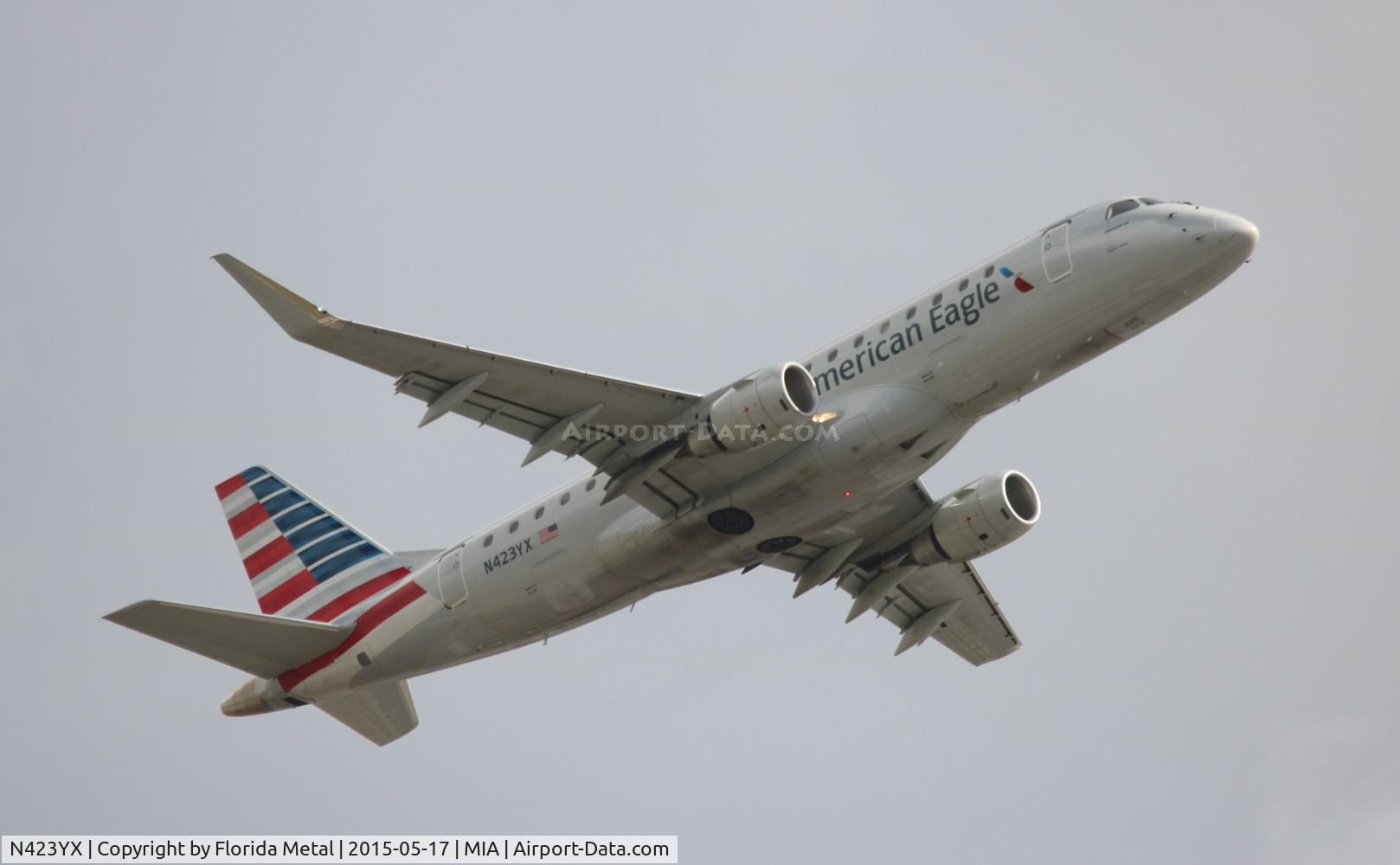 N423YX, 2014 Embraer 175LR (ERJ-170-200LR) C/N 17000392, American Eagle