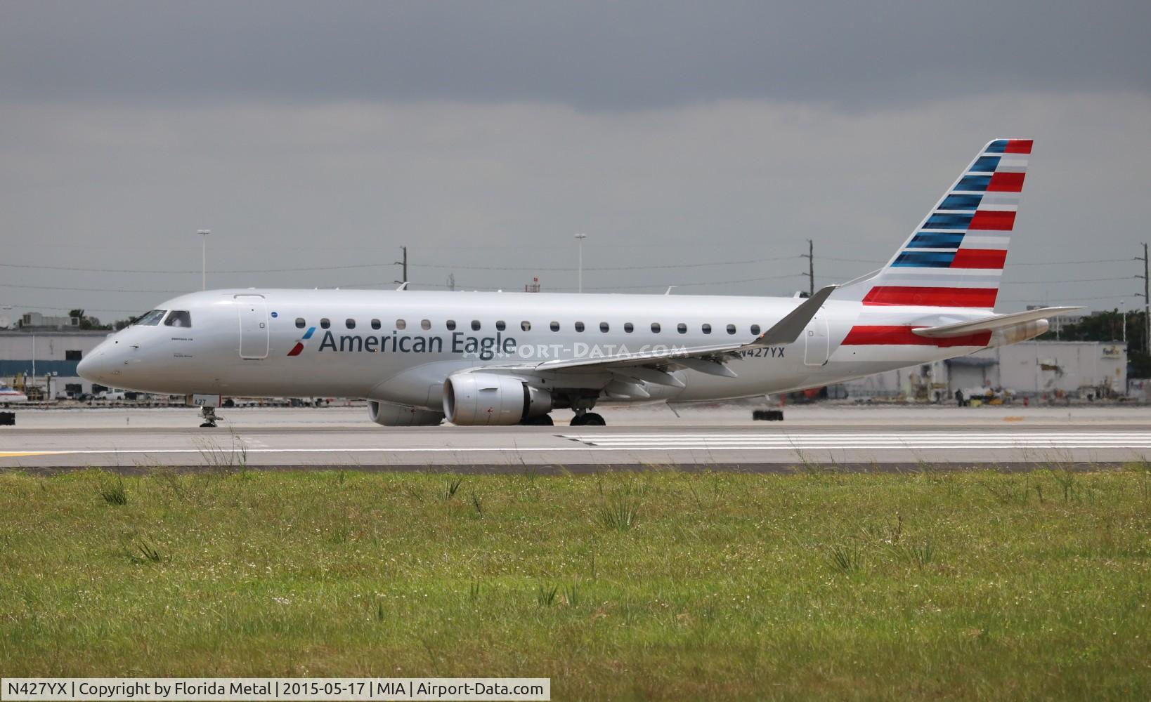 N427YX, 2014 Embraer 175LR (ERJ-170-200LR) C/N 17000402, American Eagle