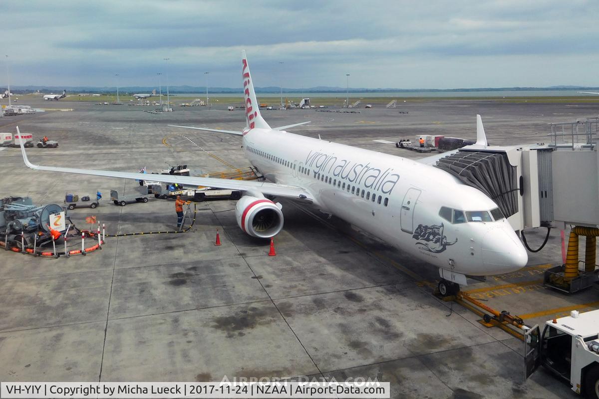 VH-YIY, 2015 Boeing 737-8FE C/N 40701, At Auckland