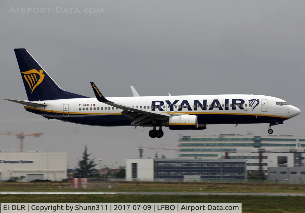 EI-DLR, 2006 Boeing 737-8AS C/N 33596, Landing rwy 32R