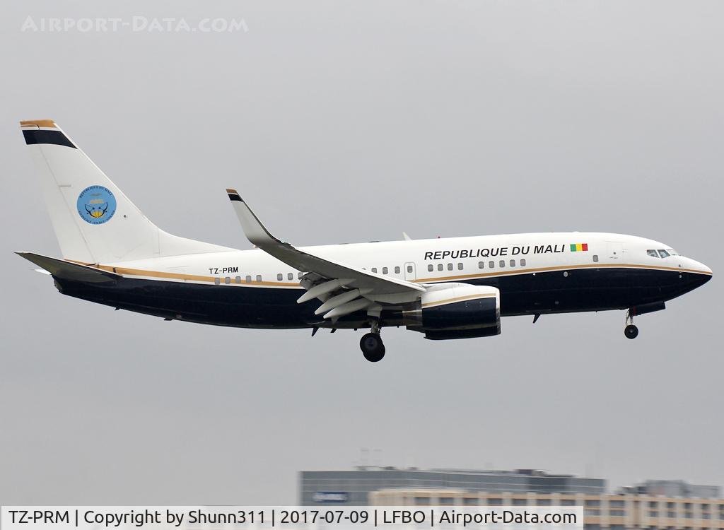 TZ-PRM, 1999 Boeing 737-7BC C/N 30328, Landing rwy 32R
