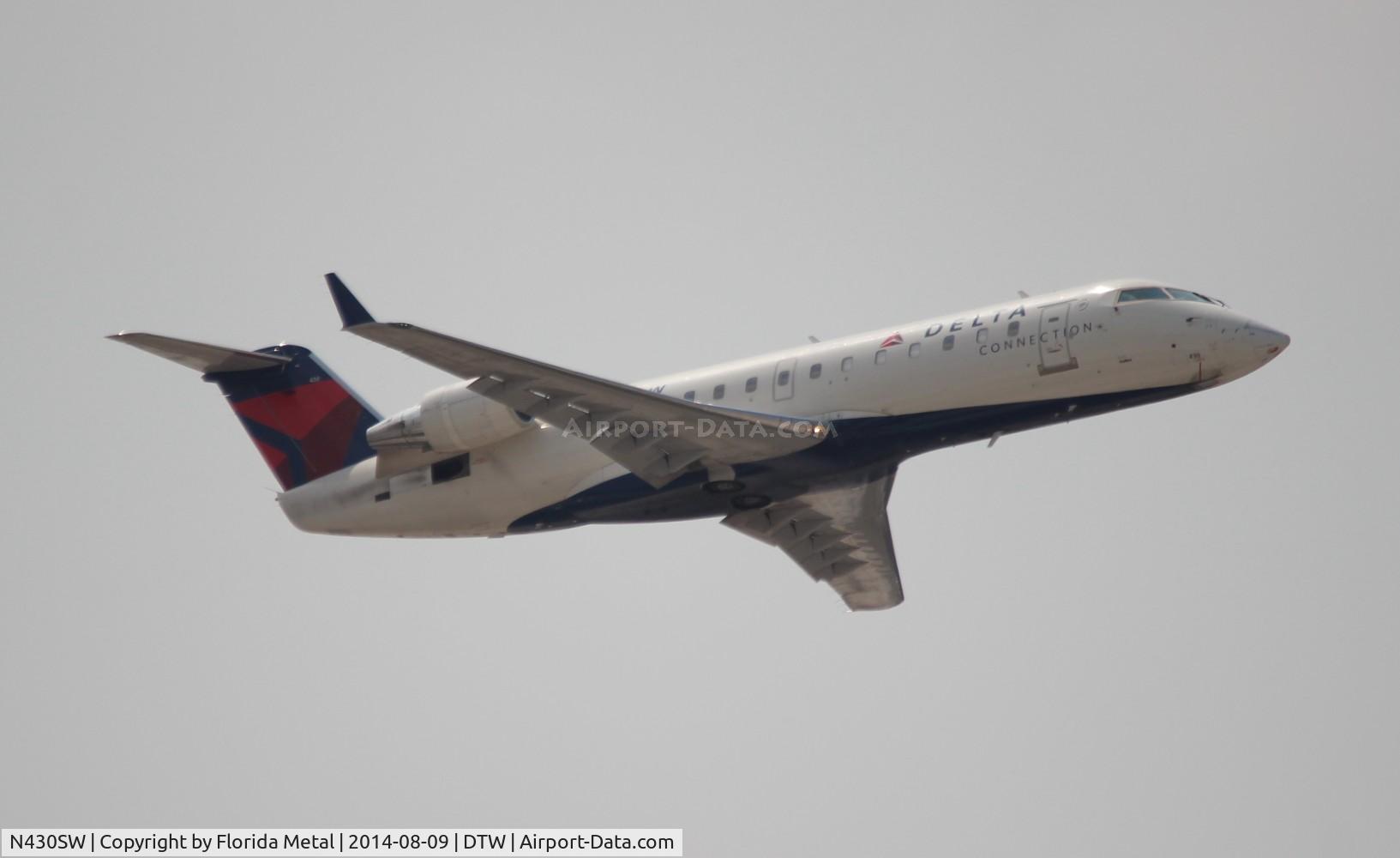 N430SW, 2001 Bombardier CRJ-200LR (CL-600-2B19) C/N 7523, Delta Connection