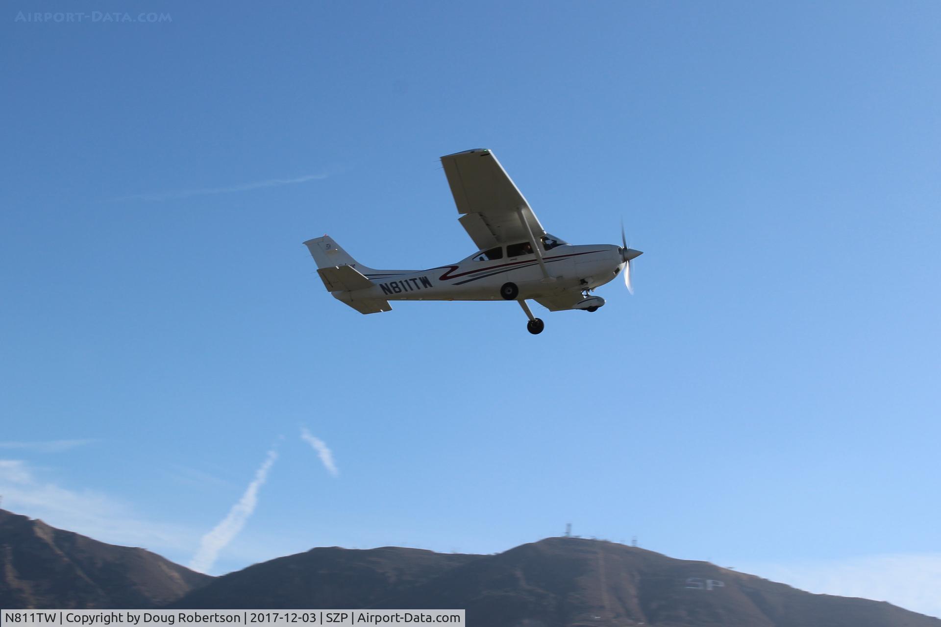 N811TW, 2002 Cessna 182T Skylane C/N 18281118, 2002 Cessna 182T SKYLANE, Lycoming IO-540-AB1A5  230 Hp, takeoff climb Rwy 22