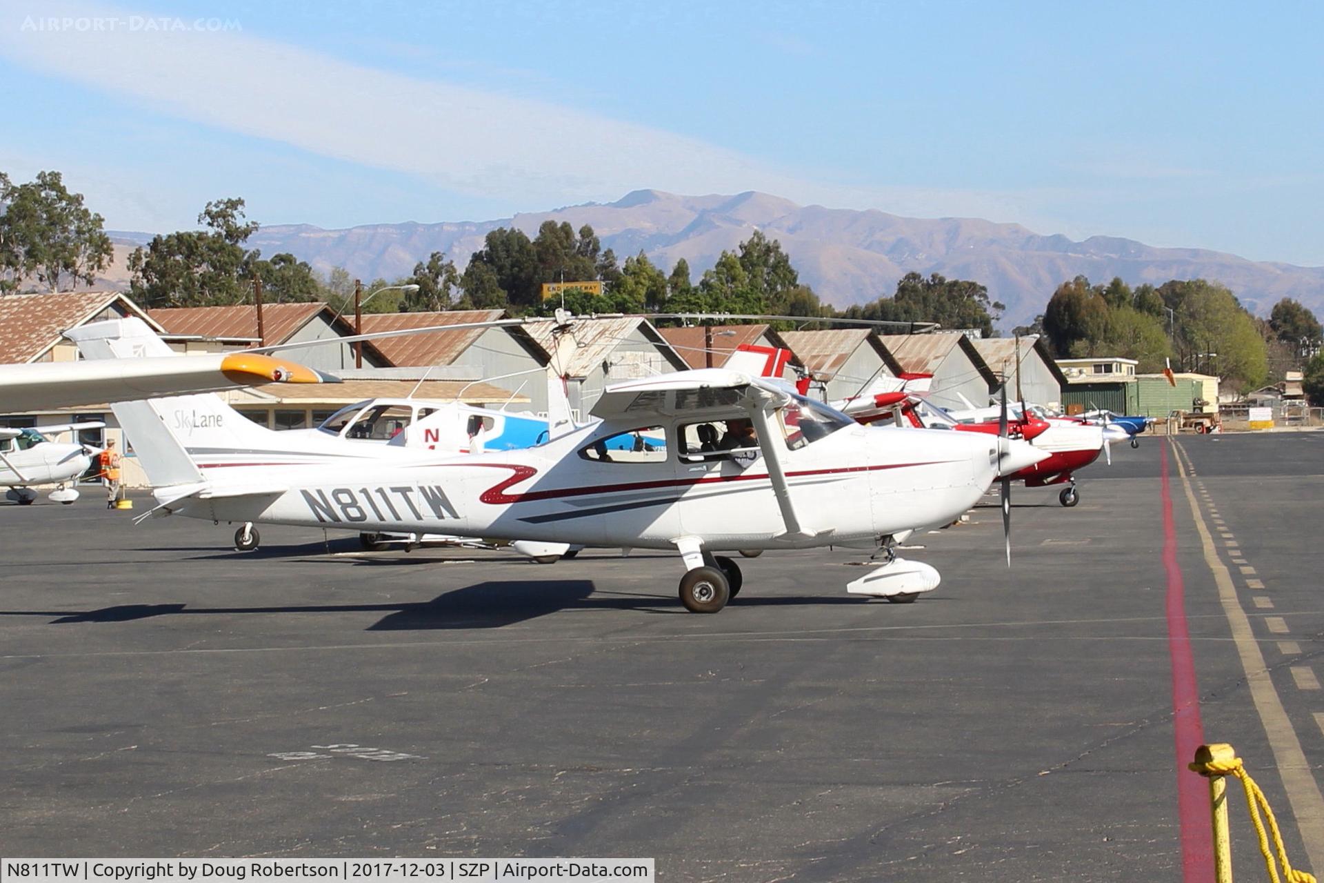 N811TW, 2002 Cessna 182T Skylane C/N 18281118, 2002 Cessna 182T SKYLANE, Lycoming IO-540-AB1A5 230 Hp, ttaxi