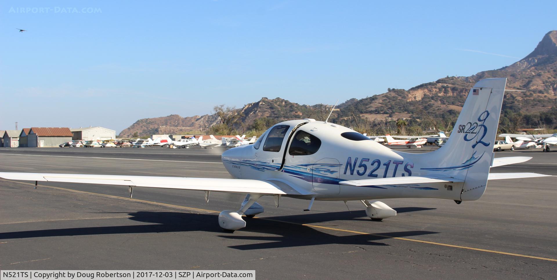N521TS, 2005 Cirrus SR22 G2 C/N 1753, 2005 Cirrus SR22-G2, Continental IO-550-N 310 Hp, taxi back after landing Rwy 22