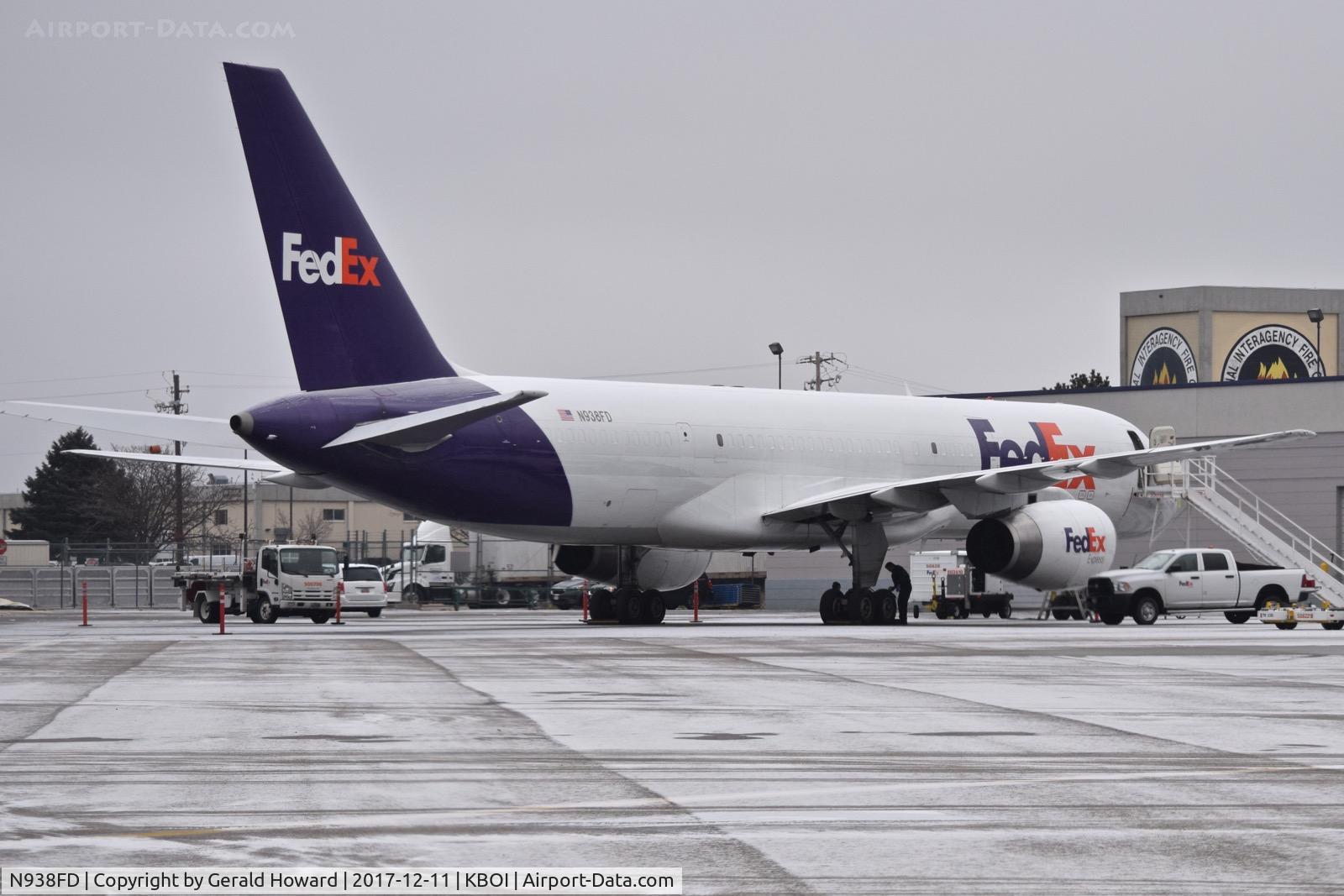 N938FD, 1989 Boeing 757-23A (SF) C/N 24292, Getting some maintenance checks on the Fed Ex ramp.