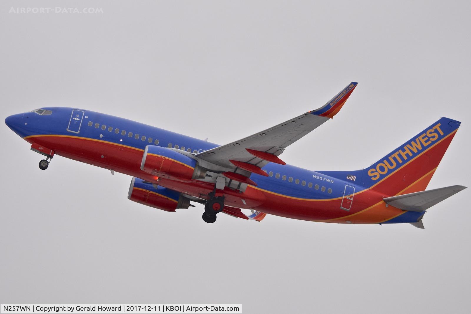 N257WN, 2006 Boeing 737-7H4 C/N 32515, Departing BOI.