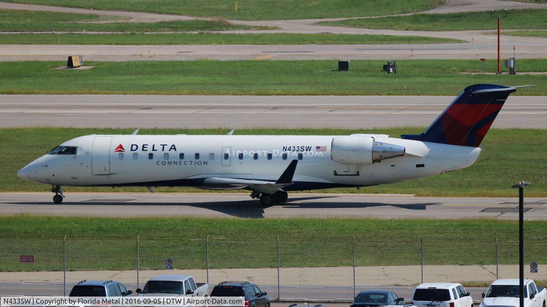 N433SW, 2001 Bombardier CRJ-200LR (CL-600-2B19) C/N 7550, Skywest