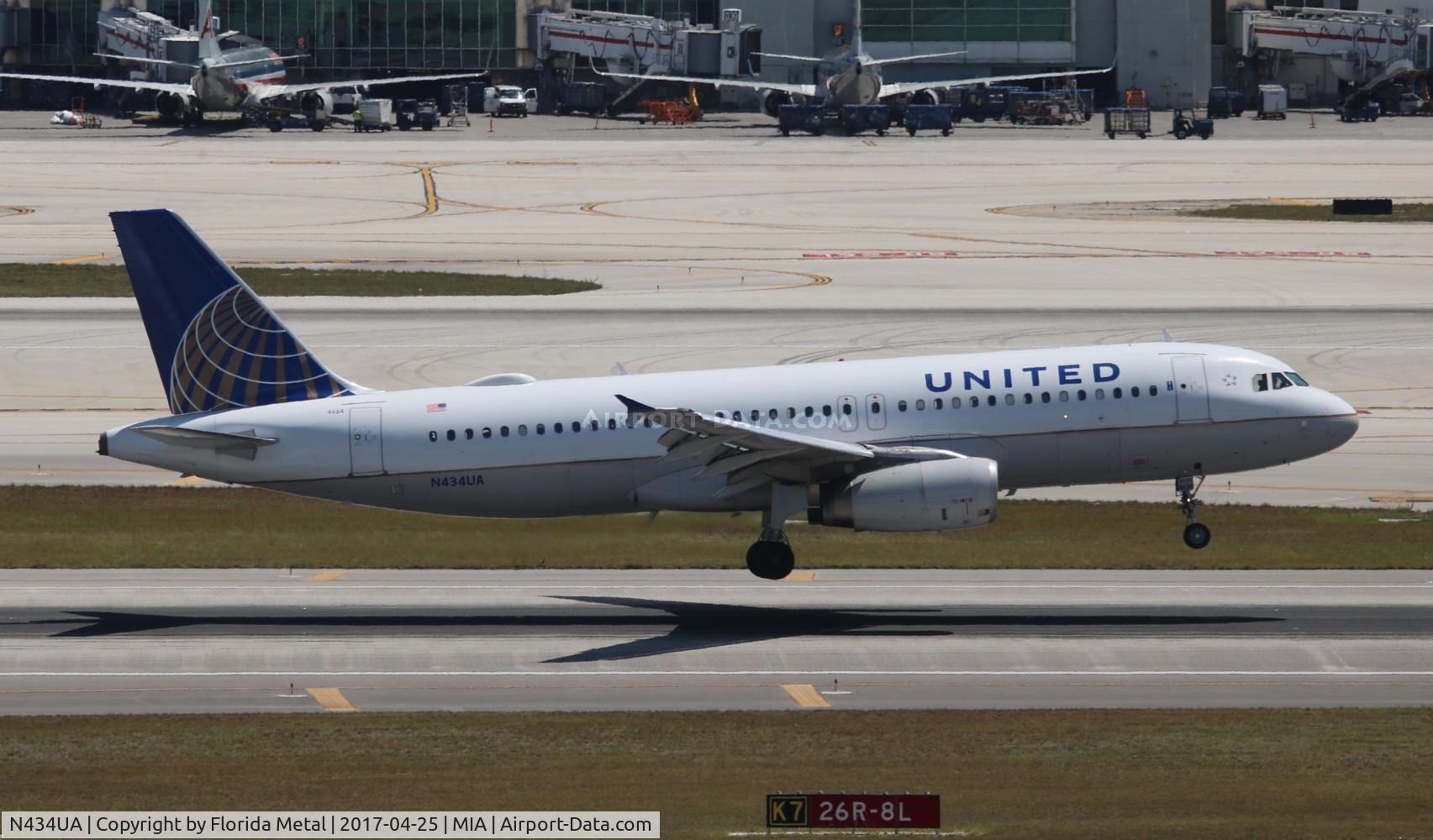 N434UA, 1996 Airbus A320-232 C/N 592, United