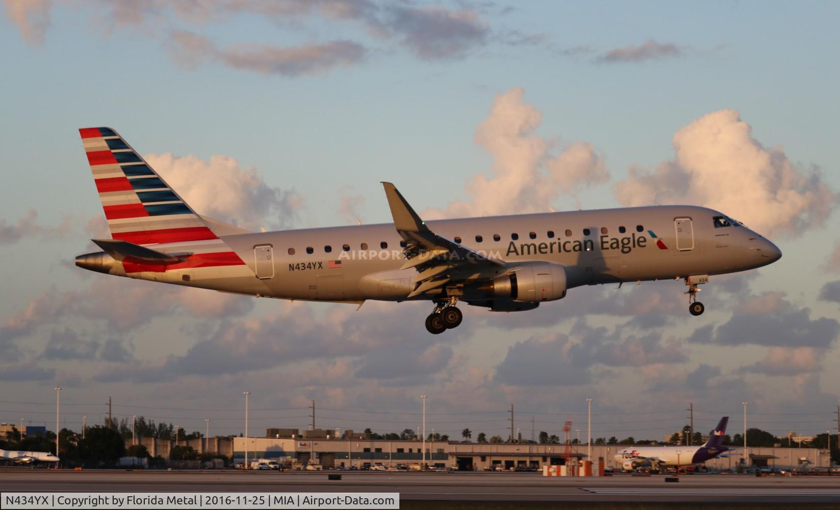 N434YX, 2014 Embraer 175LR (ERJ-170-200LR) C/N 17000418, American Eagle
