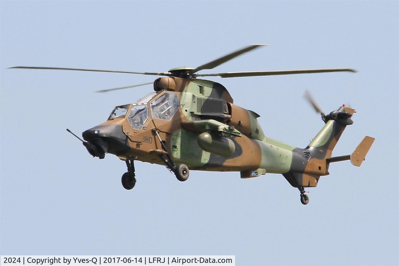 2024, Eurocopter EC-665 Tigre HAP C/N 2024, Eurocopter EC-665 Tigre HAP, Short approach rwy 26, Landivisiau Naval Air Base (LFRJ) Tiger Meet 2017