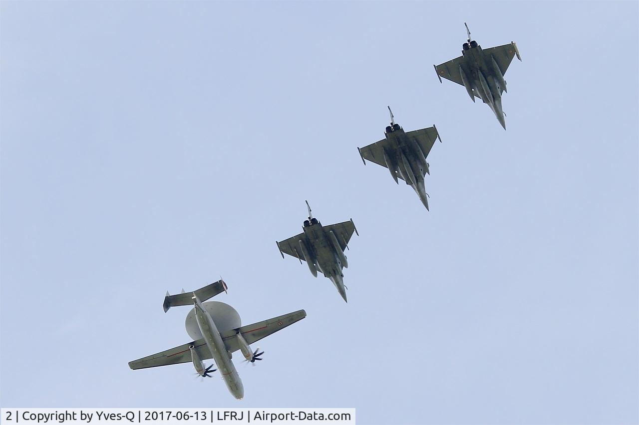 2, Grumman E-2C Hawkeye 2000 (G-123) C/N FR-2, Grumman E-2C Hawkeye, Flight over, Landivisiau Naval Air Base (LFRJ) Tiger Meet 2017