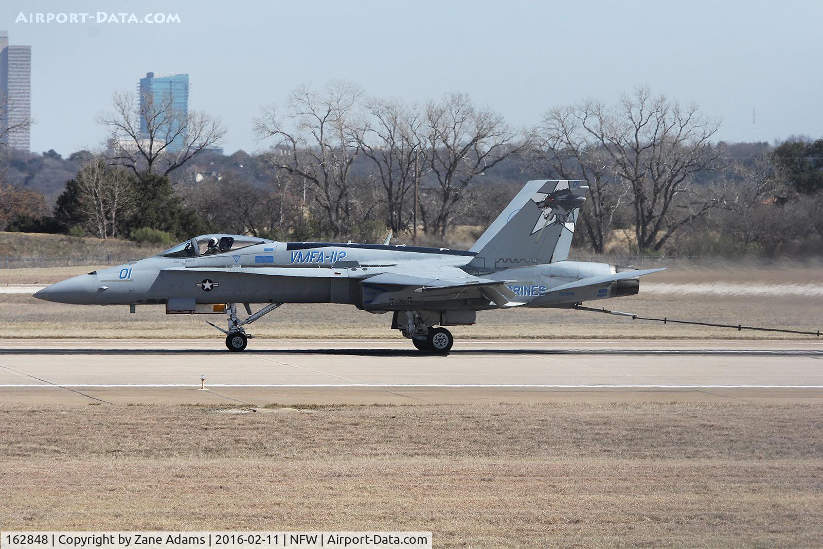 162848, McDonnell Douglas F/A-18A++ Hornet C/N 374/A313, Catching the wire at NAS Fort Worth
