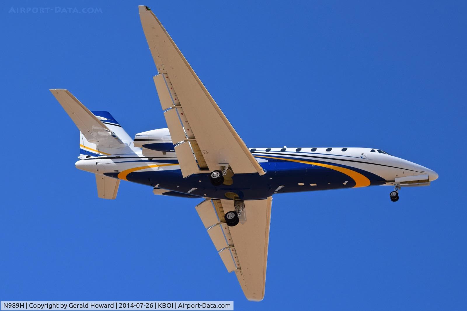 N989H, 2014 Cessna 680 Citation Soveregin C/N 680-0506, Landing RWY 28L.