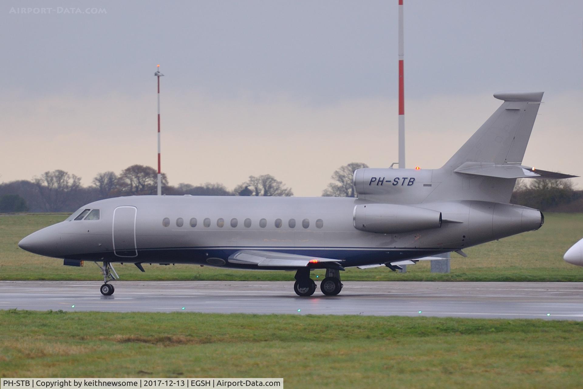 PH-STB, 2001 Dassault Falcon 900C C/N 194, Nice visitor leaving for Amsterdam.