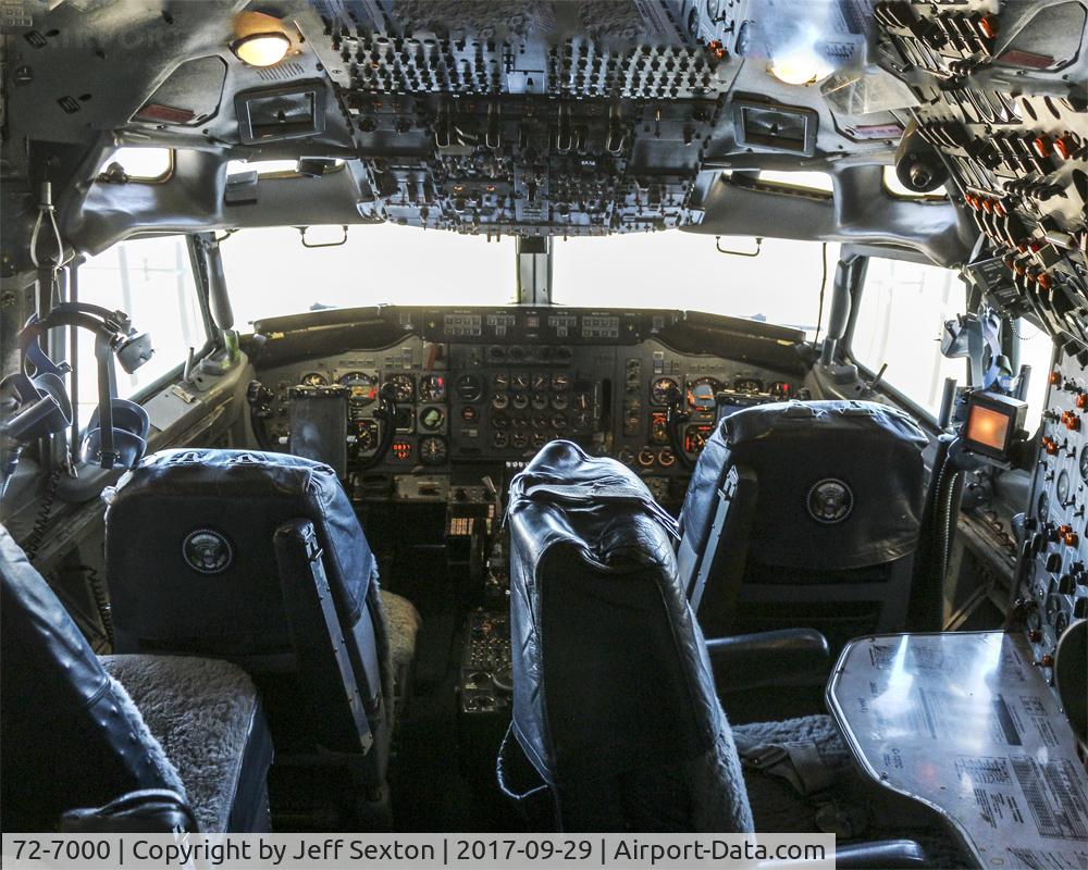72-7000, 1972 Boeing VC-137C C/N 20630, Flight Deck.  Air Force One (President Ronald Reagan)