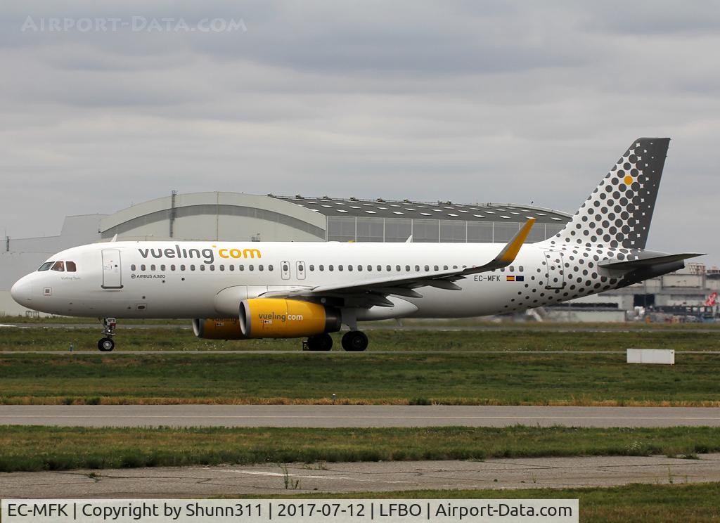 EC-MFK, 2015 Airbus A320-232 C/N 6535, Taxiing holding point rwy 32R for departure...