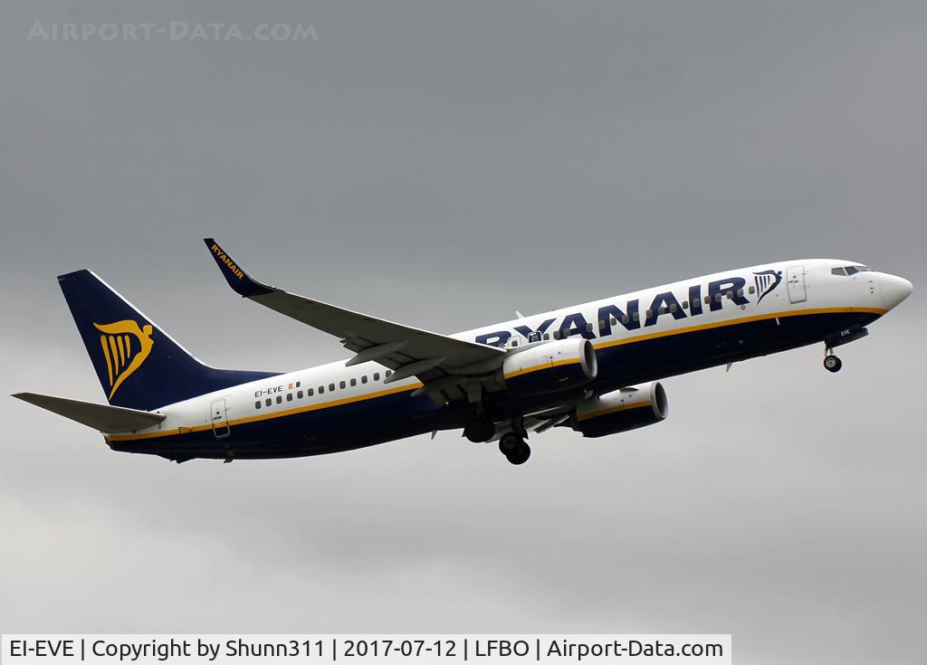 EI-EVE, 2012 Boeing 737-8AS C/N 35035, Climbing after take off from rwy 32R