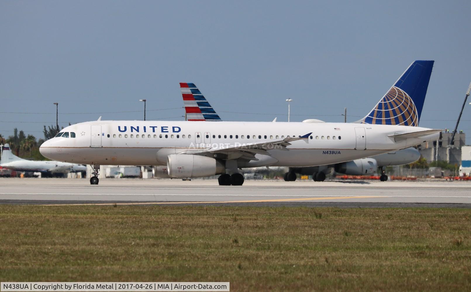 N438UA, 1997 Airbus A320-232 C/N 678, United