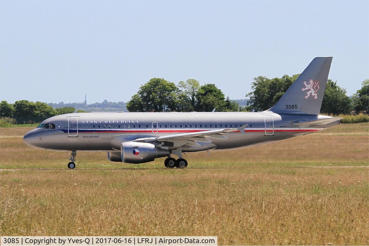 3085, 2007 Airbus ACJ319 (A319-115/CJ) C/N 3085, Airbus ACJ319, Take off run rwy 08, Landivisiau Naval Air Base (LFRJ)