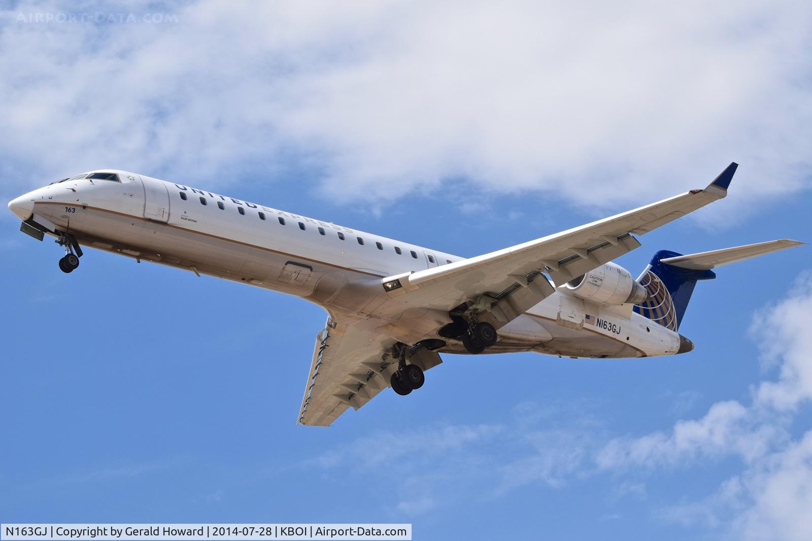 N163GJ, 2006 Bombardier CRJ-702 (CL-600-2C10) Regional Jet C/N 10255, Landing RWY 10R.