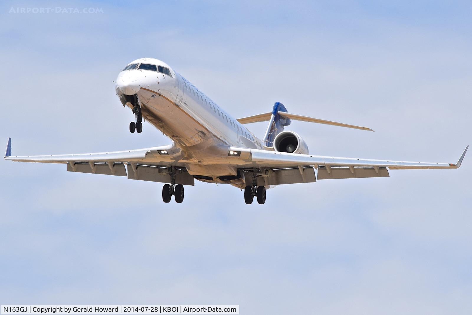 N163GJ, 2006 Bombardier CRJ-702 (CL-600-2C10) Regional Jet C/N 10255, On approach to RWY 10R.
