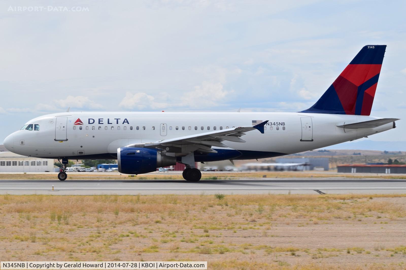N345NB, 2002 Airbus A319-114 C/N 1774, Take off roll on RWY 10R.