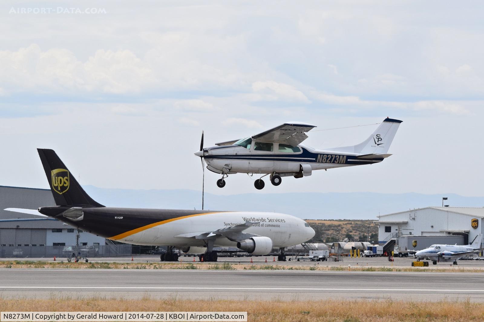 N8273M, 1970 Cessna T210K Turbo Centurion C/N 21059273, Landing RWY 10R.