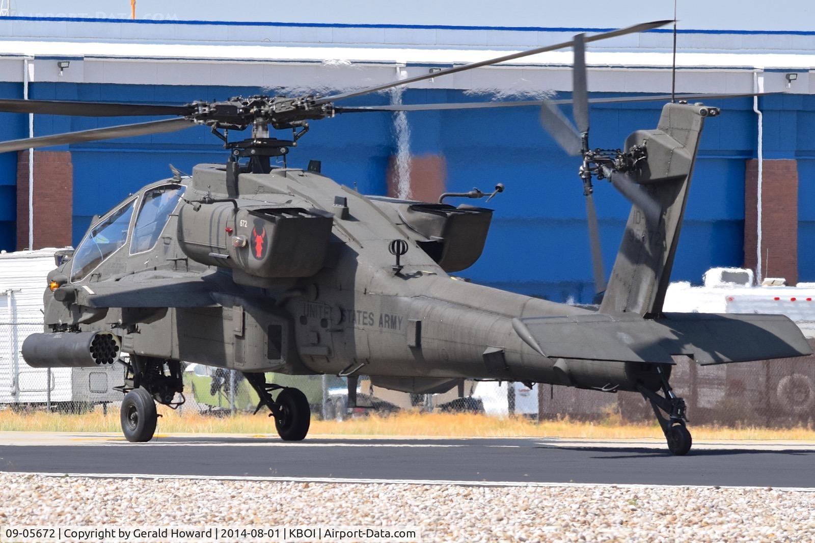09-05672, 2009 Boeing AH-64D Longbow Apache C/N PVD672, Taxiing from ramp.  1-183rd AVN BN, Idaho Army National Guard. Transferred back to regular Army in 2016.