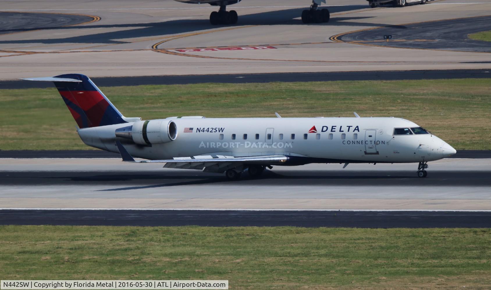 N442SW, 2002 Bombardier CRJ-200LR (CL-600-2B19) C/N 7609, Delta Connection