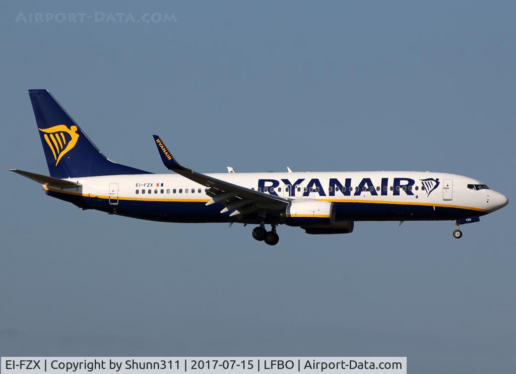 EI-FZX, 2017 Boeing 737-8AS C/N 44791, Landing rwy 32L