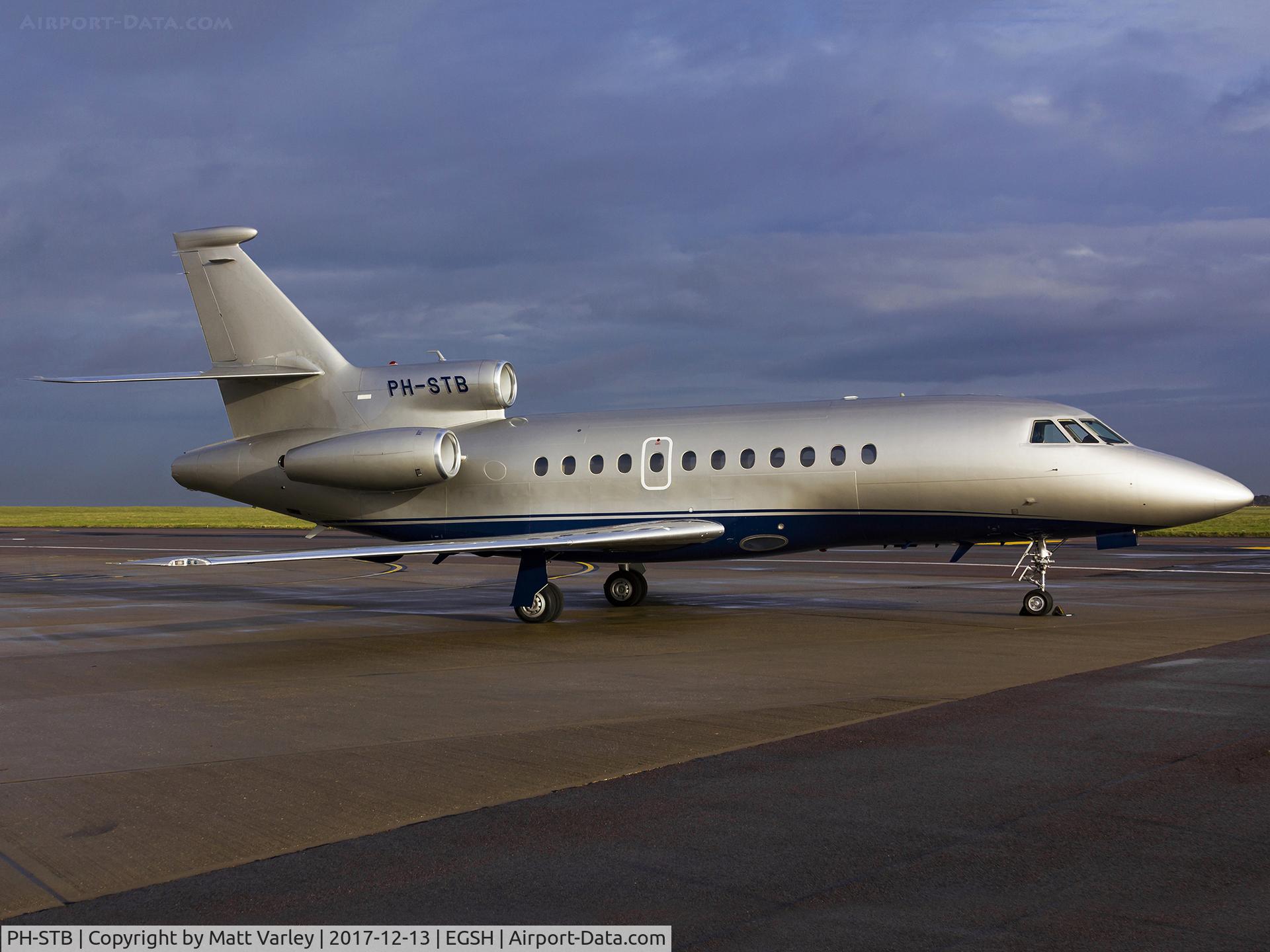 PH-STB, 2001 Dassault Falcon 900C C/N 194, Sat on the SaxonAir ramp....