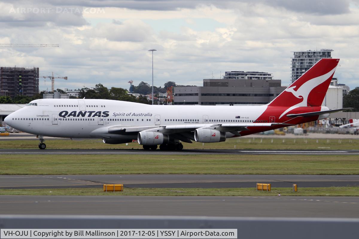 VH-OJU, 1999 Boeing 747-438 C/N 25566, in onto 16R