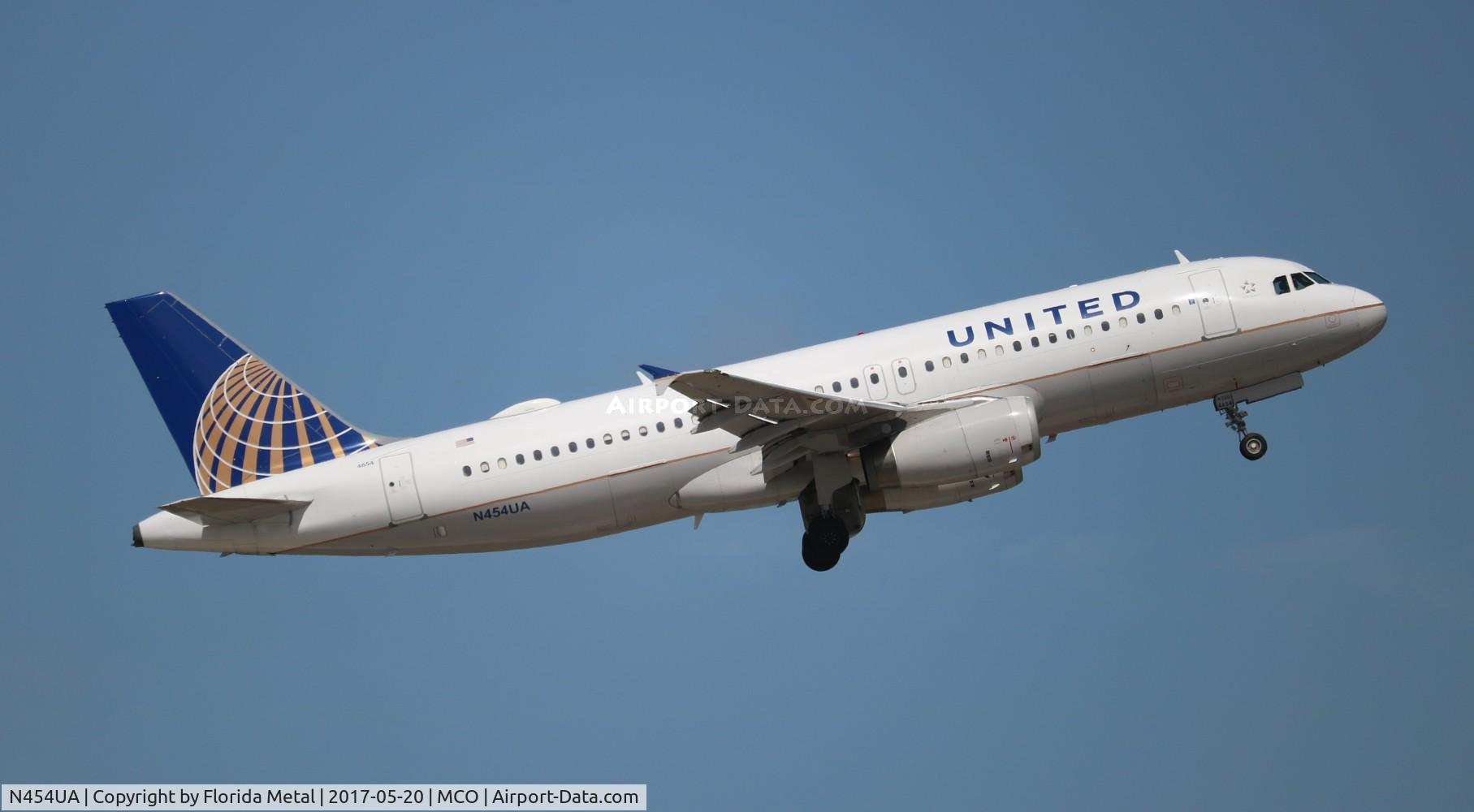 N454UA, 1999 Airbus A320-232 C/N 1104, United