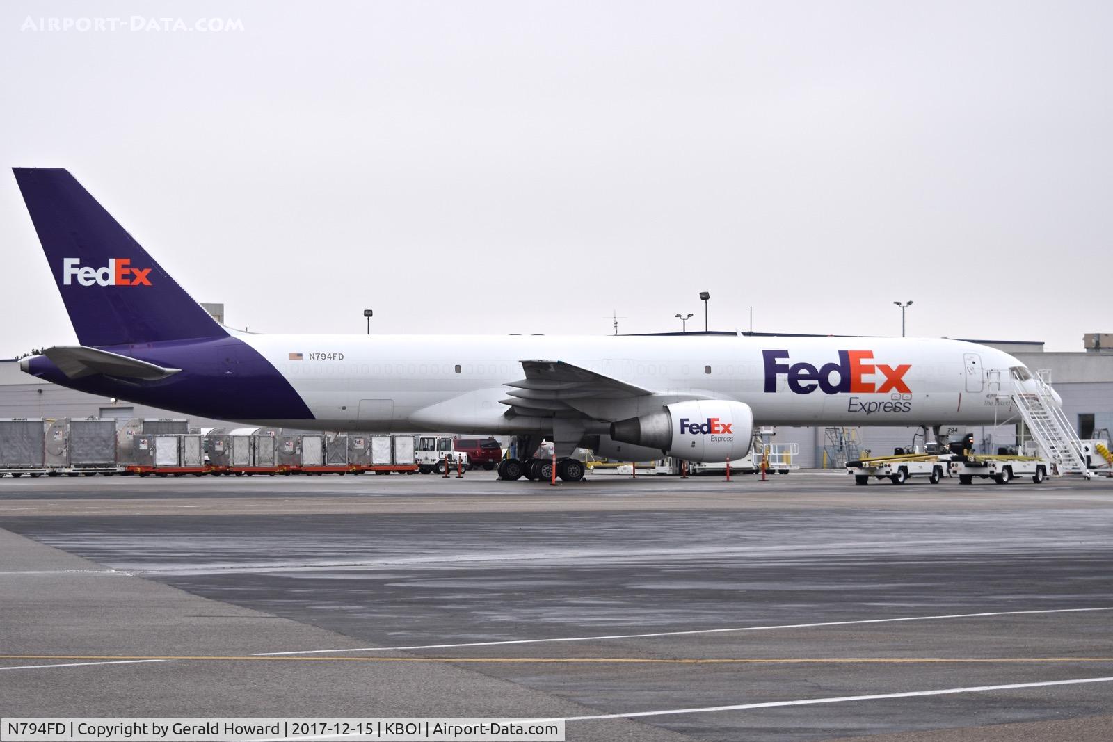 N794FD, 1993 Boeing 757-222F C/N 26701, Parked on the Fed Ex ramp.
