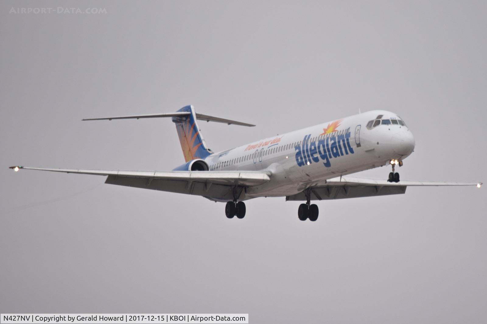 N427NV, 1986 McDonnell Douglas MD-82 (DC-9-82) C/N 49436, Approach to TWY 10R.