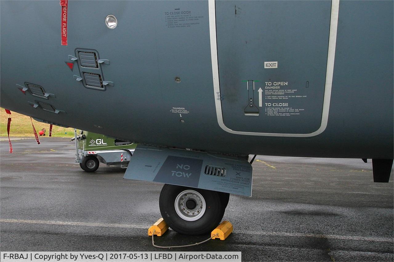 F-RBAJ, 2016 Airbus A400M Atlas C/N 037, Airbus A400M Atlas, Front landing gear, Bordeaux-Mérignac Air Base 106 (LFBD-BOD) Open day 2017