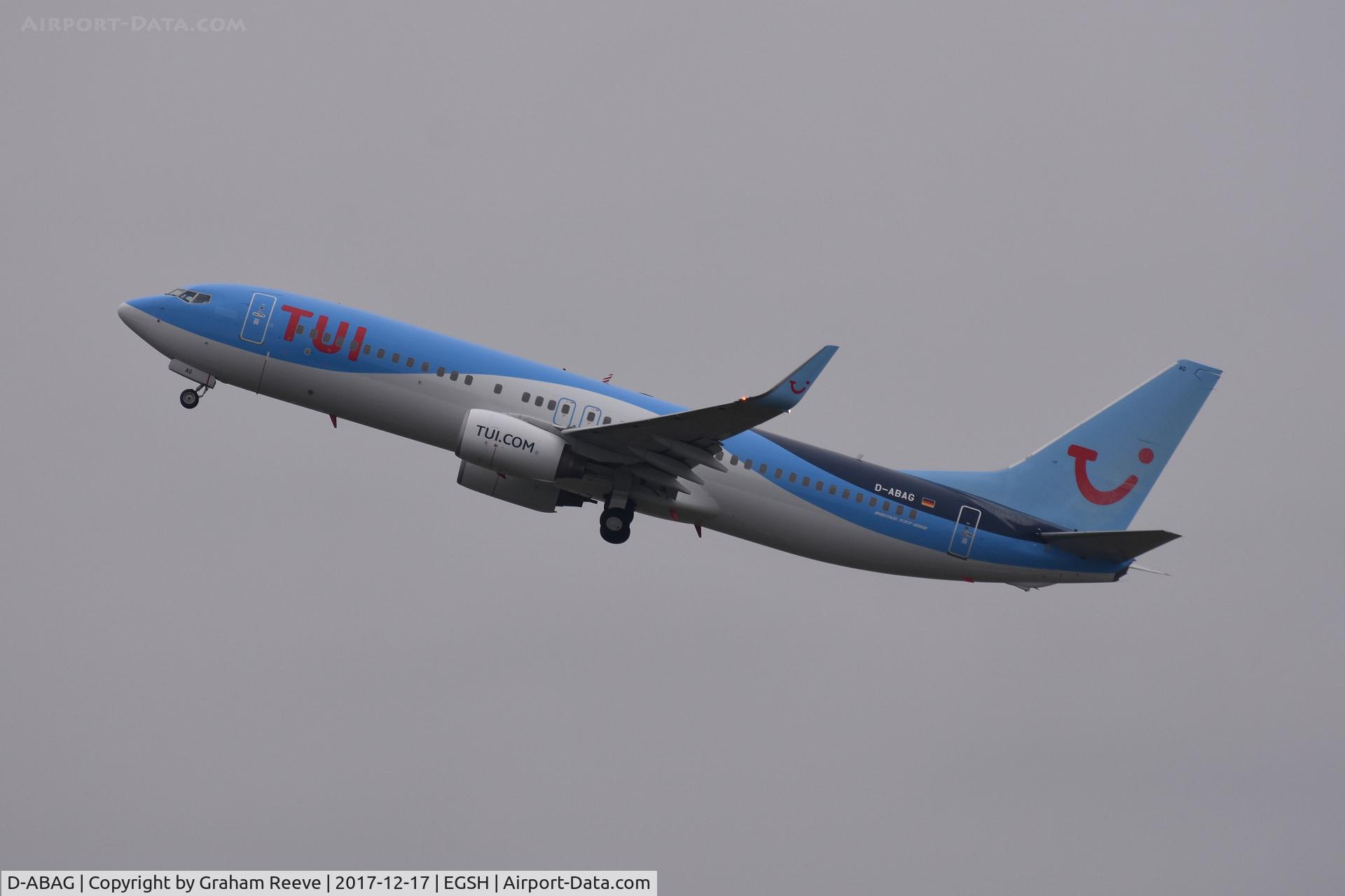 D-ABAG, 2001 Boeing 737-86J C/N 30879, Departing in a new colour scheme of TUI.