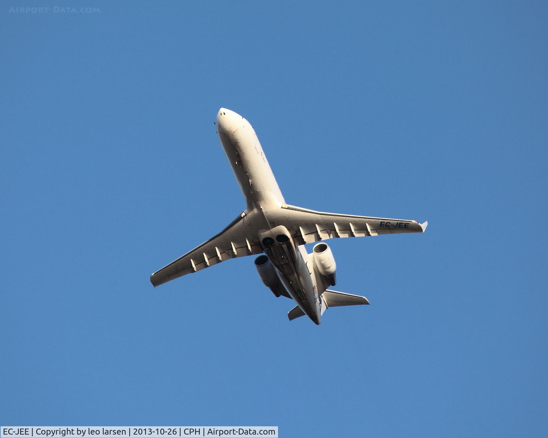 EC-JEE, 2005 Bombardier CRJ-200ER (CL-600-2B19) C/N 7989, Copenhagen 26-10-2013
