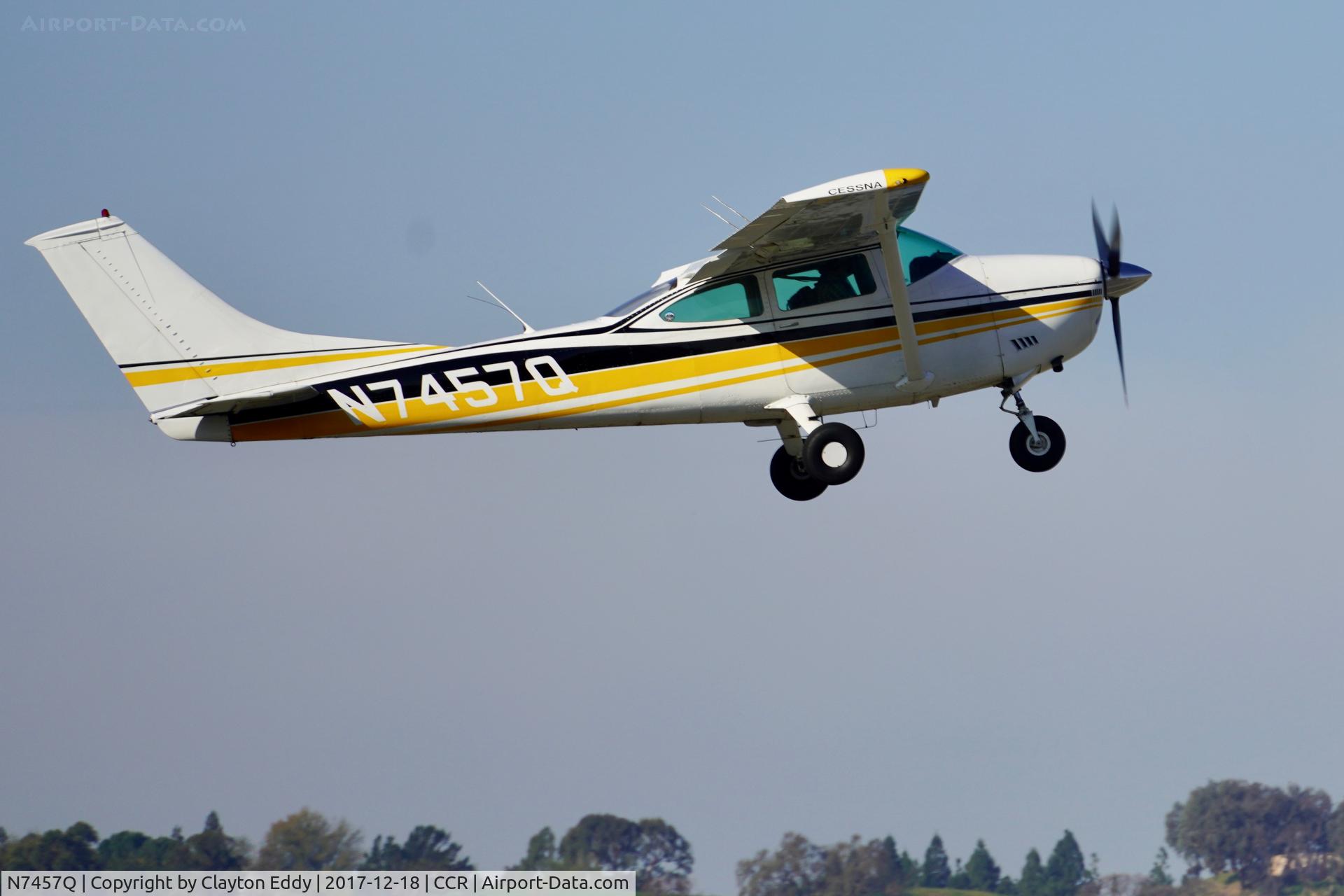 N7457Q, 1972 Cessna 182P Skylane C/N 18261097, Buchanan Field Concord California 2017.