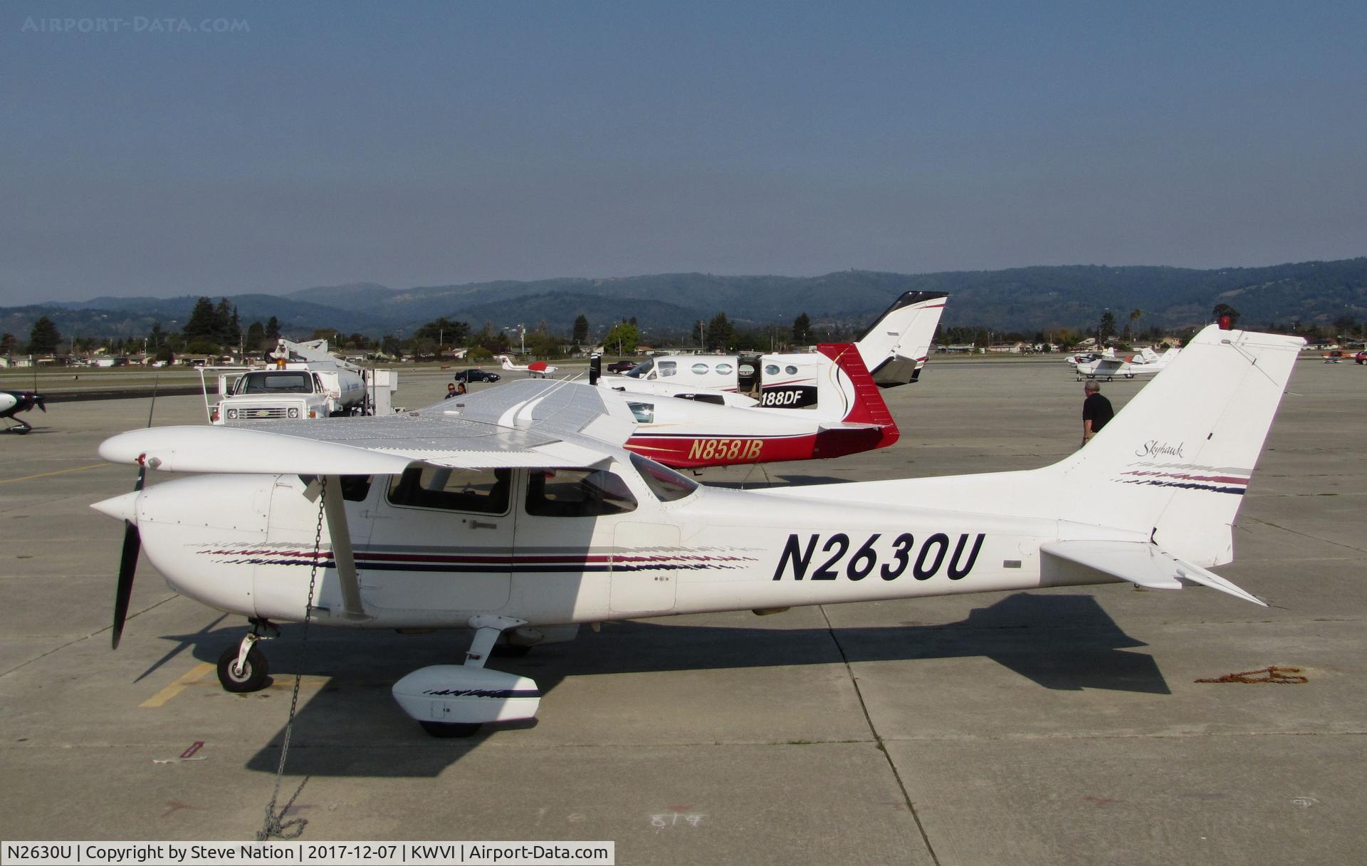 N2630U, 1998 Cessna 172R C/N 17280568, Ventura County, CA-based 1998 Cessna 172R Skyhawk visiting @ Watsonville Municipal Airport, CA
