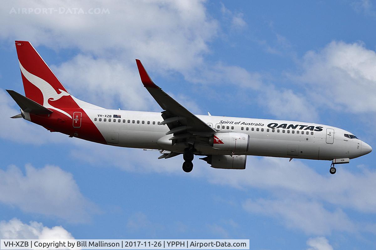 VH-XZB, 2012 Boeing 737-838 C/N 39360, finals