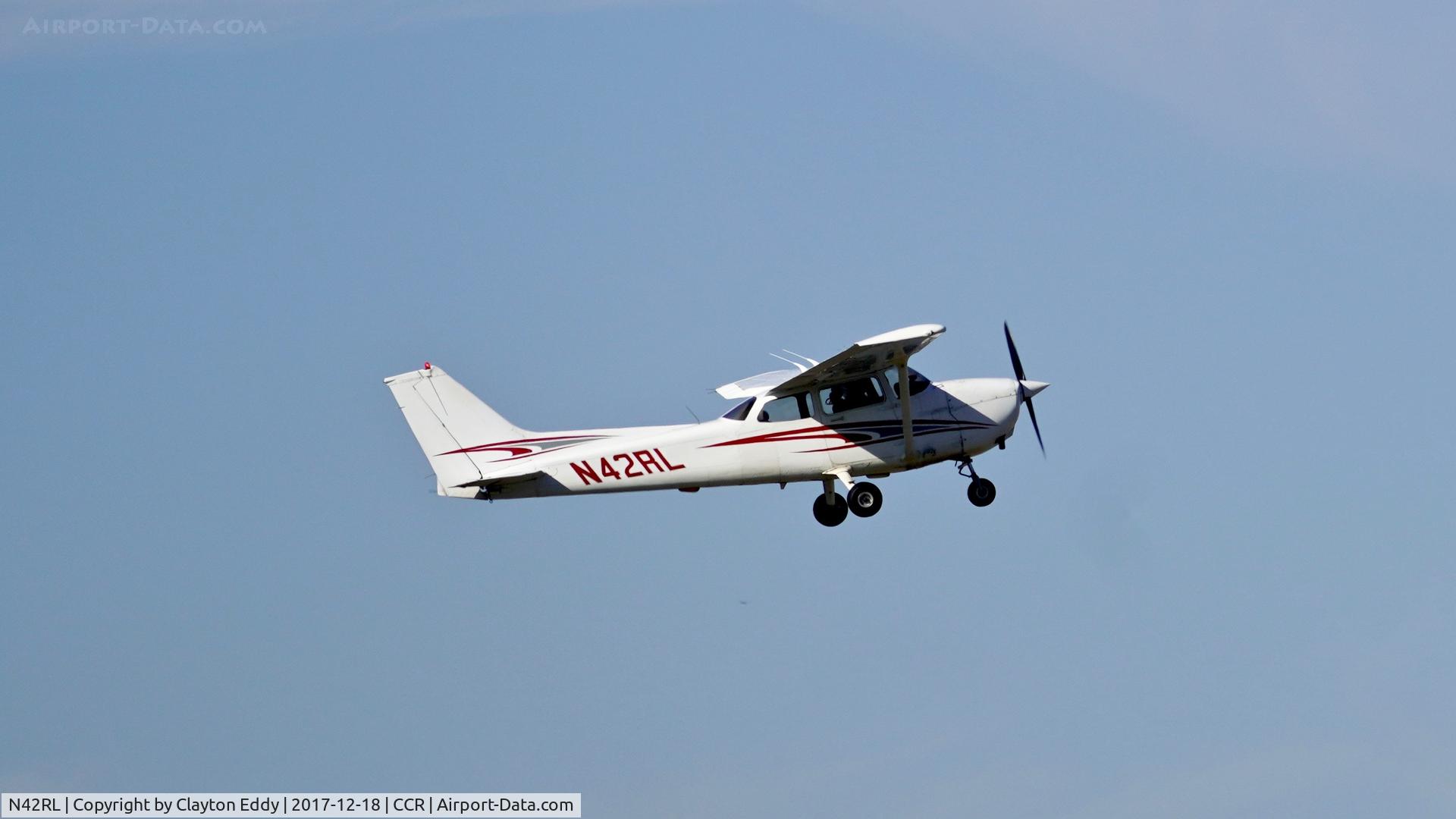 N42RL, 1998 Cessna 172R C/N 17280405, Buchanan Field Concord California 2017.