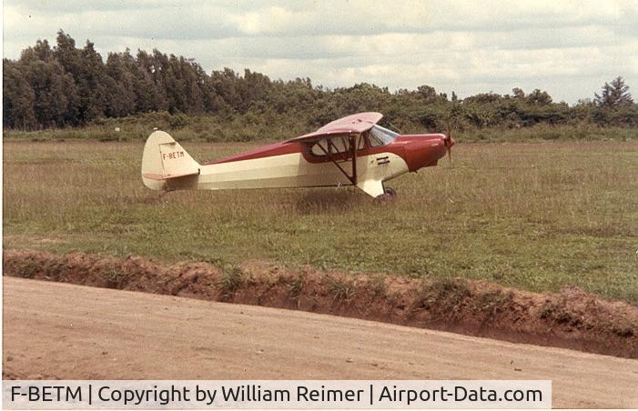 F-BETM, Piper PA-12 Super Cruiser C/N 12-2382, Aero Club du Sud Vietnam 1968 at Trang Bom VN at Sunday Flying Sessions @ $6.00 US Wet
Put in about 300 hours in F-BETM over 4 years and was as far north as Danang VN with Dalat VN being a favorite vocation place