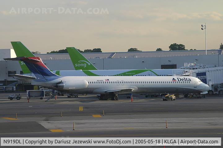 N919DL, 1988 McDonnell Douglas MD-88 C/N 49584, McDonnell Douglas MD-88 - Delta Air Lines  C/N 49584, N919DL