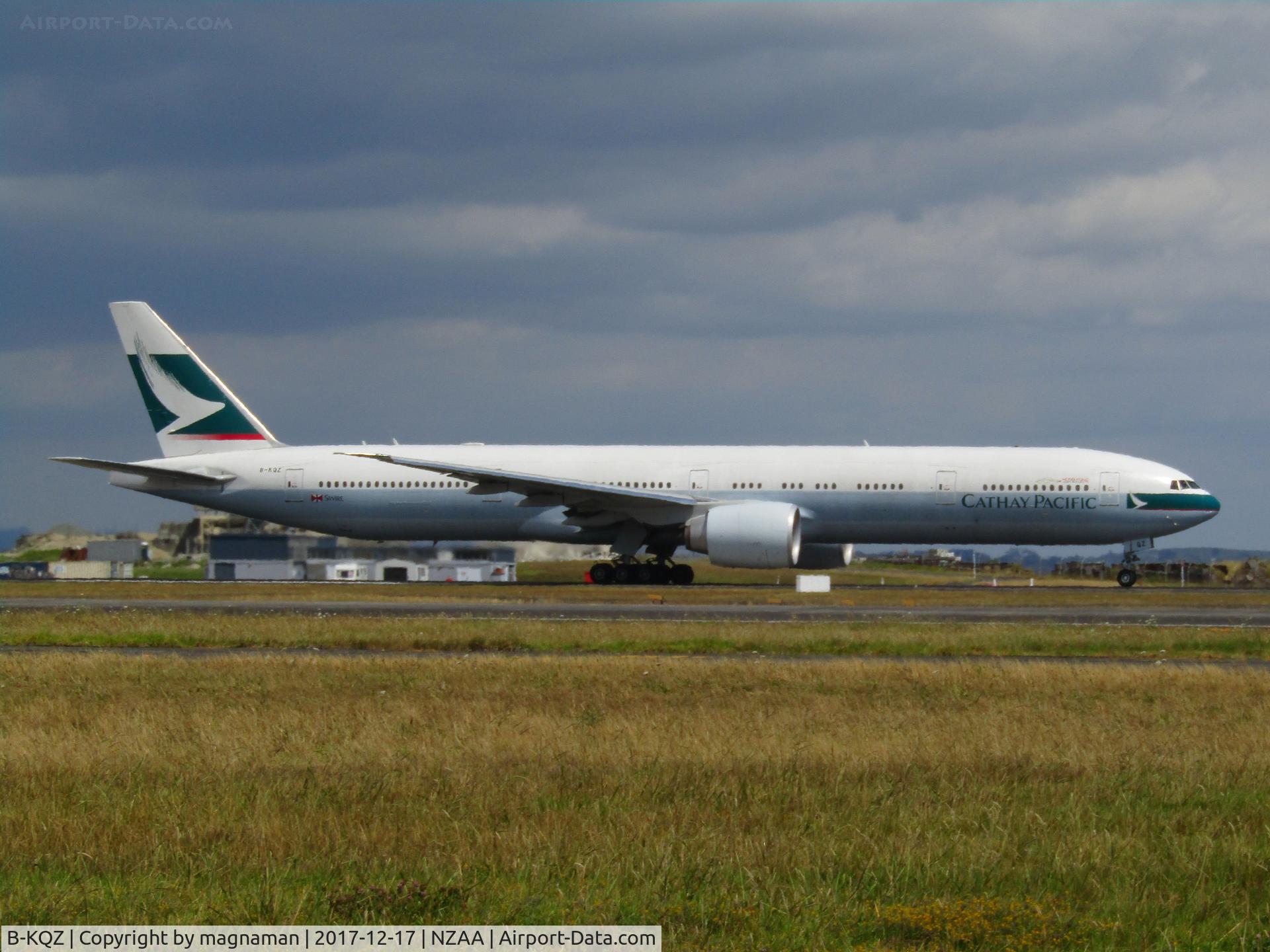 B-KQZ, 2015 Boeing 777-367/ER C/N 60723, taking off for asia